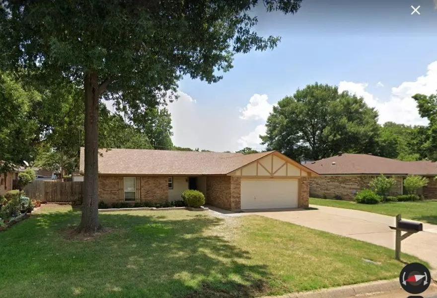 2707 Lucas Drive, Arlington, TX 76015