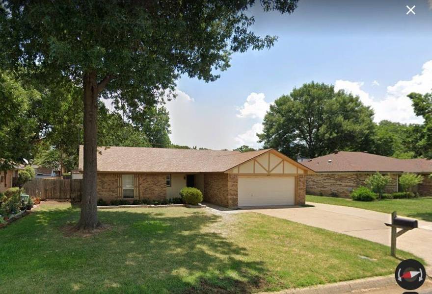 2707 Lucas Drive, Arlington, TX 76015