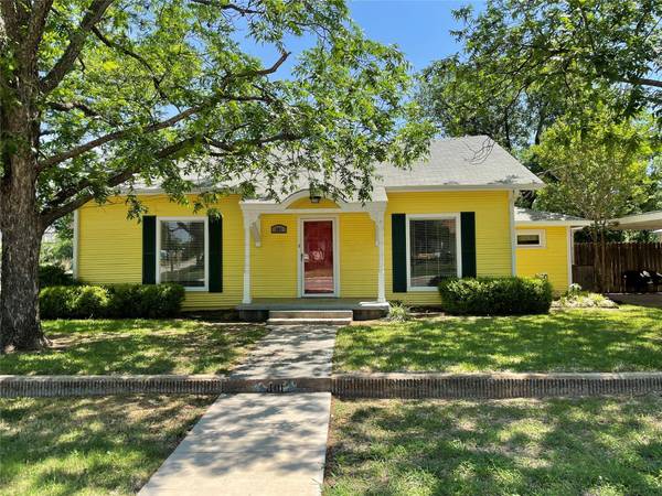 401 W Lindsey Street, Breckenridge, TX 76424