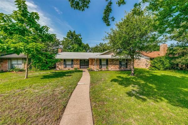 1205 Meandering Way, Garland, TX 75040