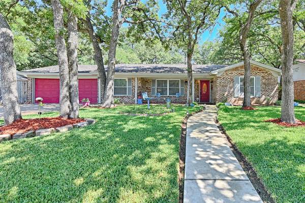 1232 W Redbud Drive, Hurst, TX 76053