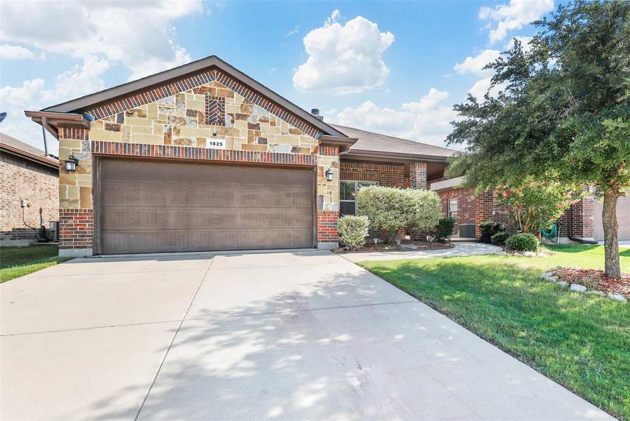 1825 Potrillo Lane, Fort Worth, TX 76131