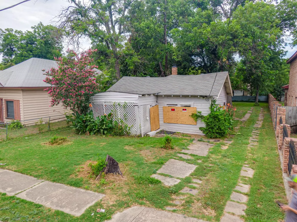 Dallas, TX 75223,5327 Parry Avenue