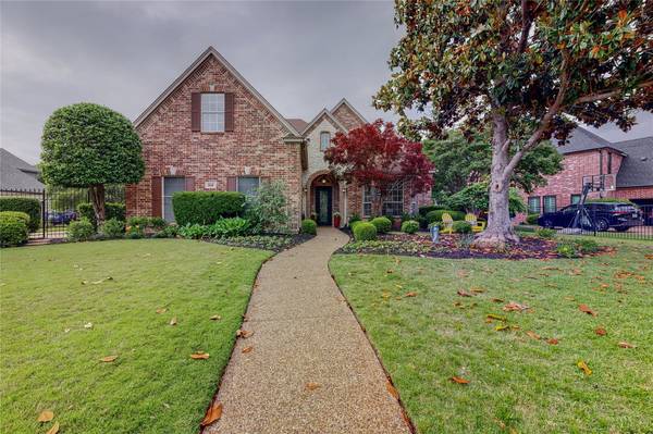 816 Parkdale Drive, Southlake, TX 76092