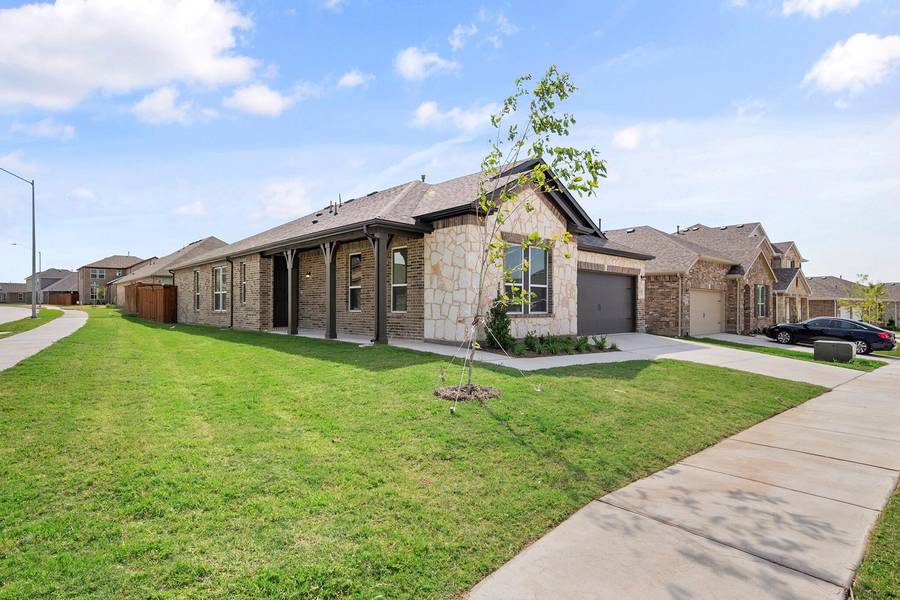 8732 Rock Hibiscus Drive, Fort Worth, TX 76131