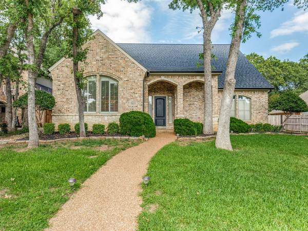 3604 Chateaux Lane, Hurst, TX 76054