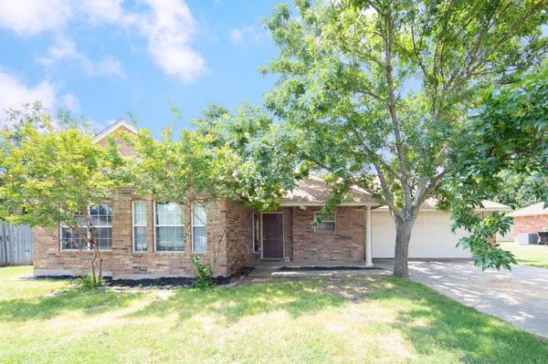 229 Point Circle, Pilot Point, TX 76258