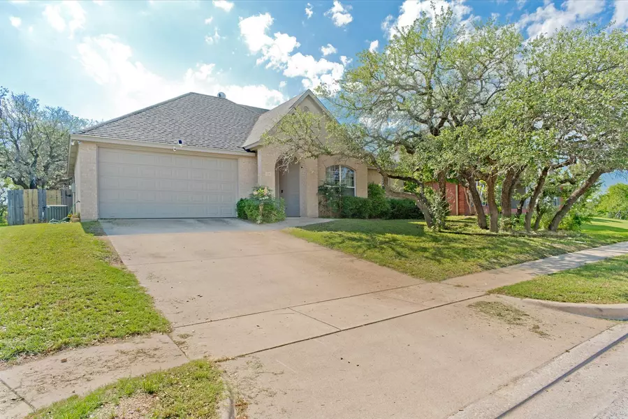 725 Ridgeway Boulevard, Weatherford, TX 76086