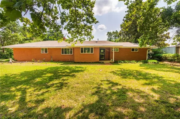 1804 N Draper Avenue, Choctaw, OK 73020