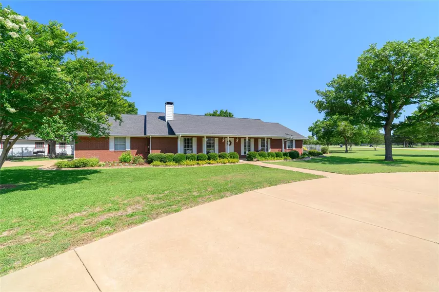 5625 Shallow Creek Drive, Midlothian, TX 76065