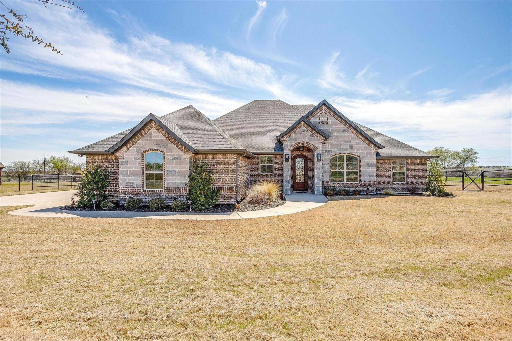 9825 Wildcat Ridge, Godley, TX 76044