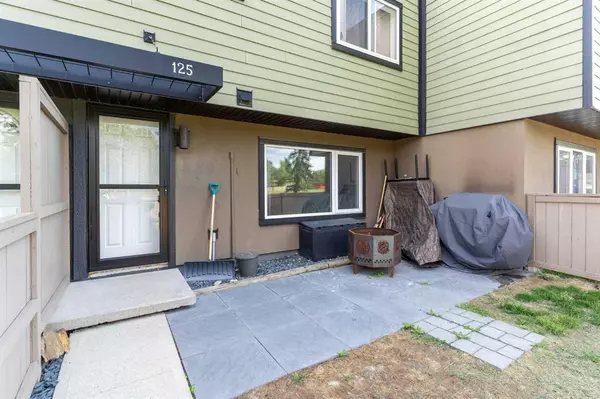 Calgary, AB T3E 3H4,3809 45 ST SW #125