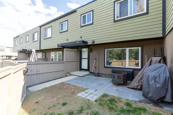 Calgary, AB T3E 3H4,3809 45 ST SW #125