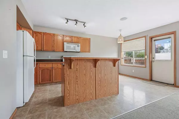 Calgary, AB T3K 5R5,172 Covepark Close NE