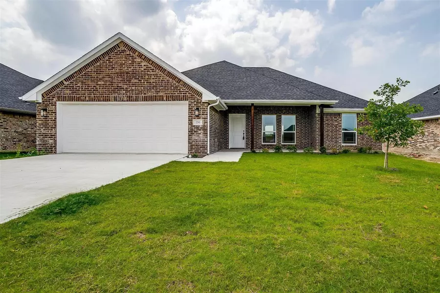 250 Poinsetta Drive, Palmer, TX 75152