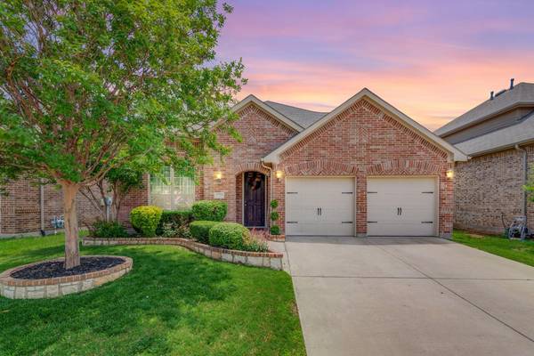 1129 Crest Meadow Drive, Fort Worth, TX 76052