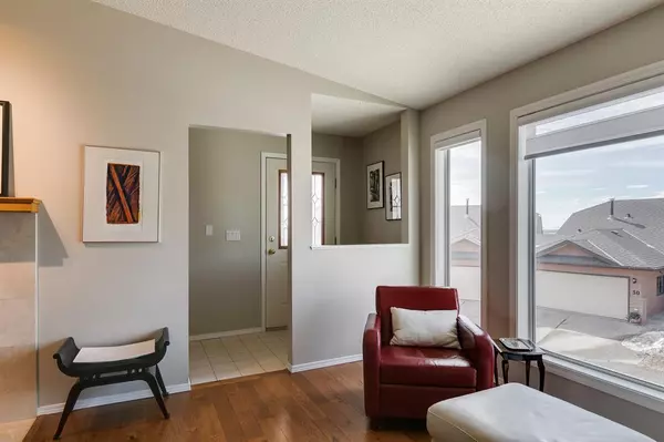 Calgary, AB T3A 3B1,27 Edgeland Close NW