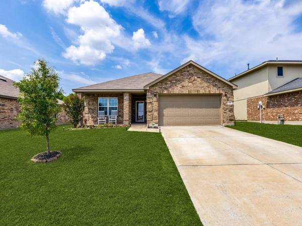 219 Willow Creek Lane, Terrell, TX 75160