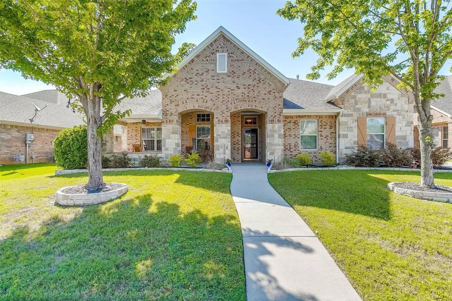 836 Valley Ridge Road, Burleson, TX 76028