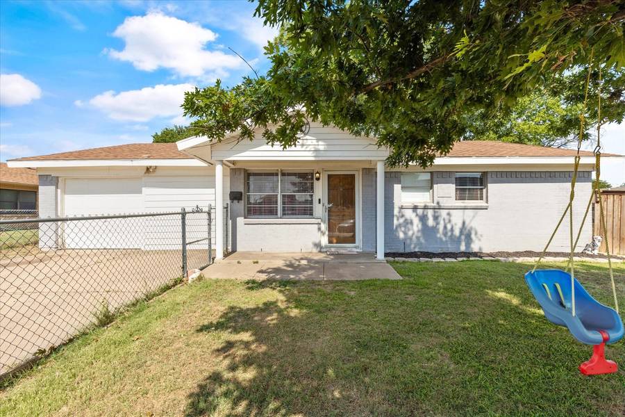 705 Newton Street, Blue Mound, TX 76131