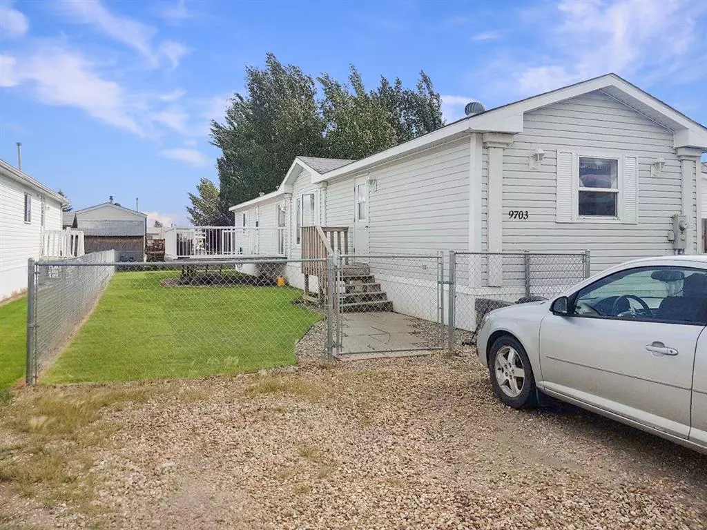 Clairmont, AB T8X 5E1,9703 110 AVE