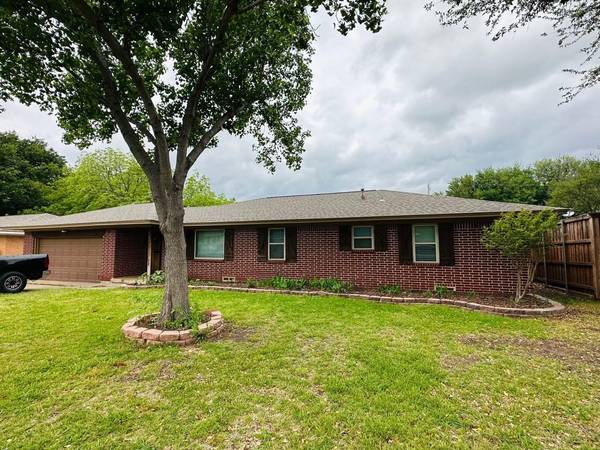 545 Temple Drive,  Lewisville,  TX 75057