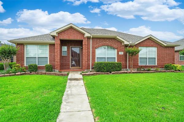 1324 Fieldstone Drive, Desoto, TX 75115