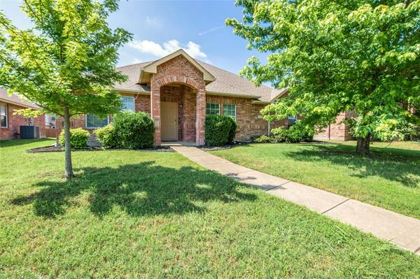 742 Mulberry Court, Red Oak, TX 75154