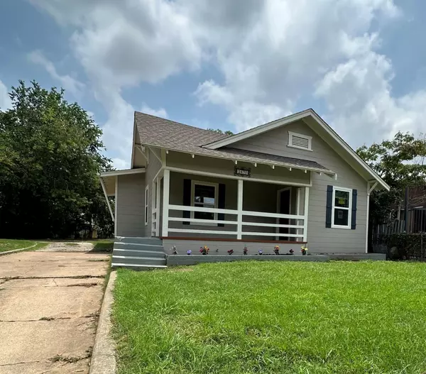 1470 E Magnolia Avenue, Fort Worth, TX 76104