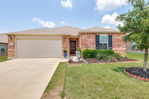 1613 Waggoner Drive, Aubrey, TX 76227