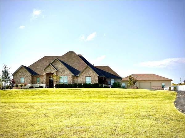 895 Schneider Road, Howe, TX 75459