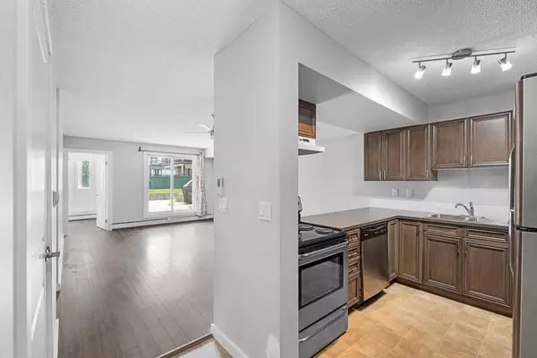 Calgary, AB T2S3G3,2204 1 ST SW #106