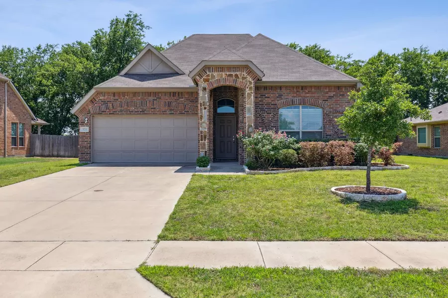 3213 Clear Springs Drive, Forney, TX 75126