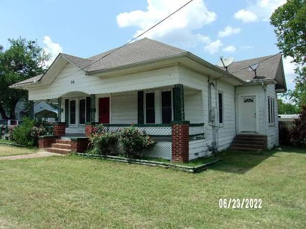 916 W Main Street,  Honey Grove,  TX 75446