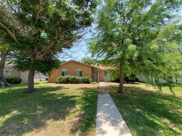 2118 Travis Drive, Carrollton, TX 75006