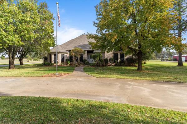 10116 Copeland Place, Pilot Point, TX 76258