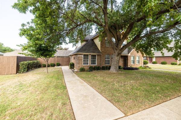 2909 Normandy Court,  Euless,  TX 76039