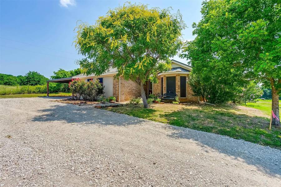 345 County Road 4884, Boyd, TX 76023