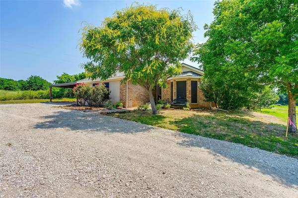 345 County Road 4884,  Boyd,  TX 76023