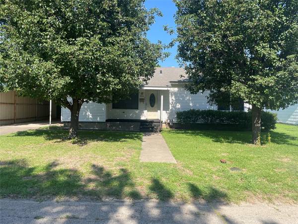 906 Gladney Street, Gainesville, TX 76240