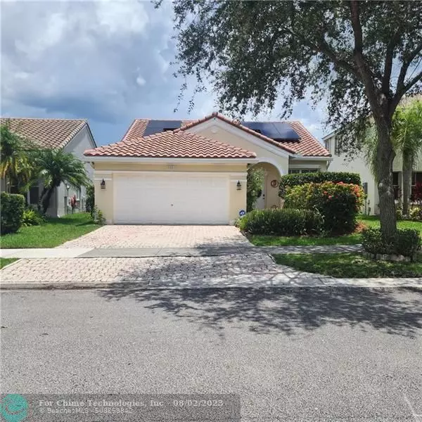 816 Savannah Falls Dr, Weston, FL 33327