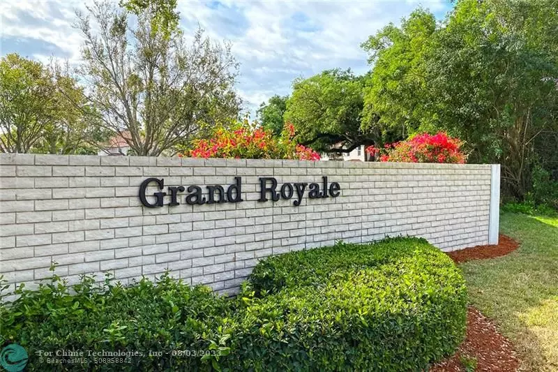 Vero Beach, FL 32962,255 Grand Royale Circle  #104