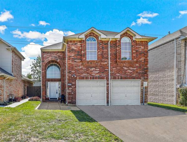 2092 Montclair Lane, Lewisville, TX 75067