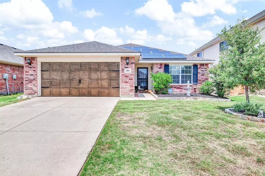 404 Emerald Creek Drive, Fort Worth, TX 76131