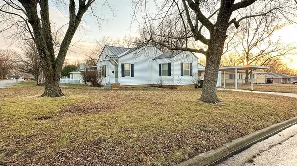 1301 S Ash Street, Ada, OK 74820