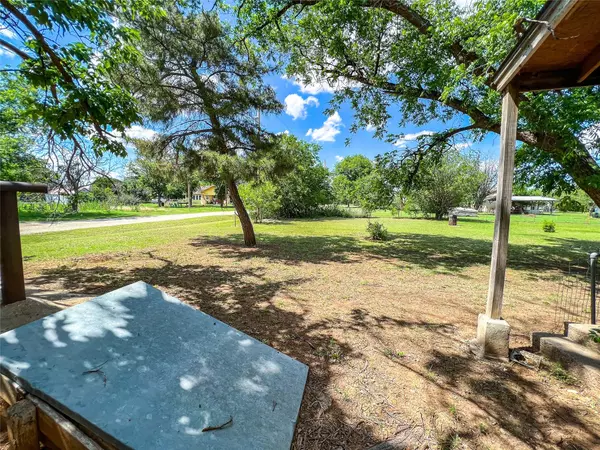 Goree, TX 76363,209 W Holly Street