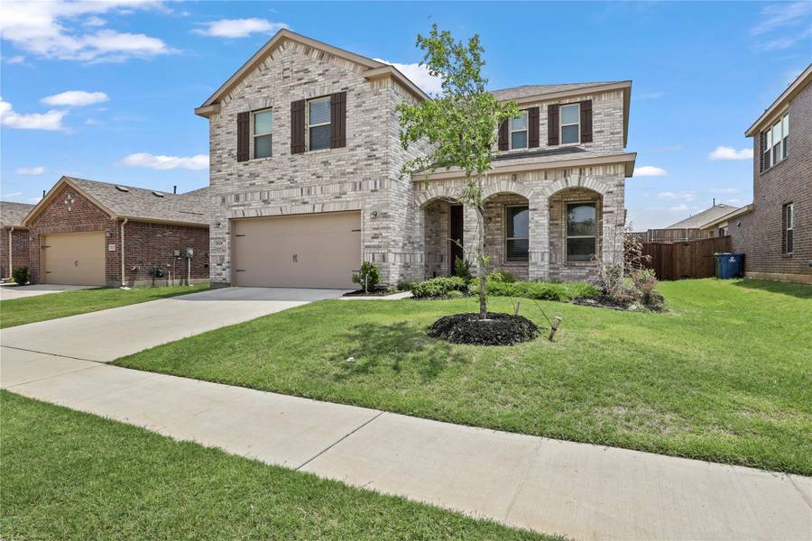 2624 Warren Lane, Aubrey, TX 76227