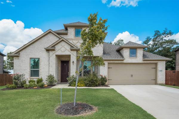 1045 Legacy Oaks, Joshua, TX 76058