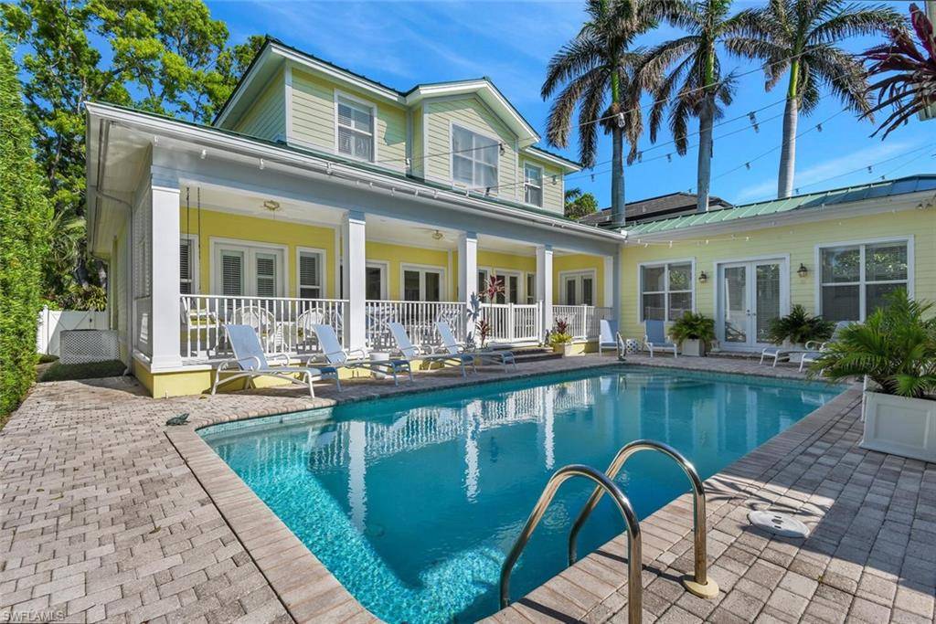 362 2nd AVE N, Naples, FL 34102
