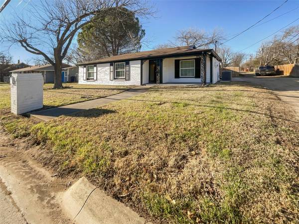 1403 Granbury Street, Cleburne, TX 76033